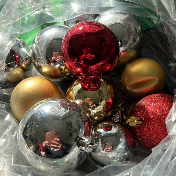 Bag of Christmas ornaments silver red gold mix - Picture 2 of 6
